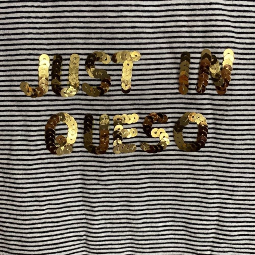 Bow & Drape Just In Queso Sequined Logo T-Shirt XL - Picture 2 of 2